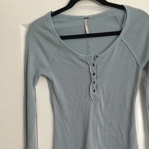 Light blue thermal longsleeve “FREE PEOPLE shirt”